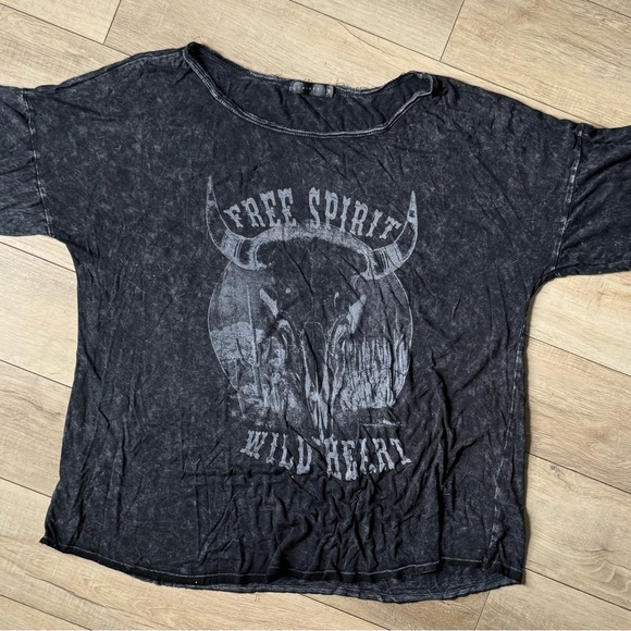 Free Spirit Wild Heart Women’s T-Shirt in Soft Black Size Small - Picture 1 of 4